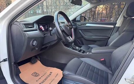 Skoda Superb III рестайлинг, 2022 год, 2 150 000 рублей, 8 фотография