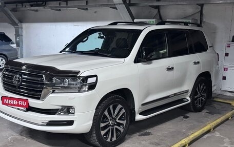 Toyota Land Cruiser 200, 2018 год, 6 400 000 рублей, 3 фотография