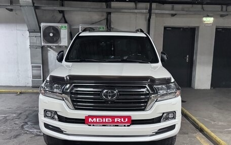 Toyota Land Cruiser 200, 2018 год, 6 400 000 рублей, 6 фотография