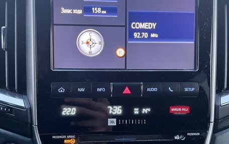 Toyota Land Cruiser 200, 2018 год, 6 400 000 рублей, 10 фотография