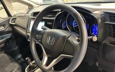 Honda Fit III, 2018 год, 930 000 рублей, 14 фотография