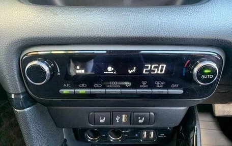 Toyota Yaris, 2022 год, 976 027 рублей, 17 фотография