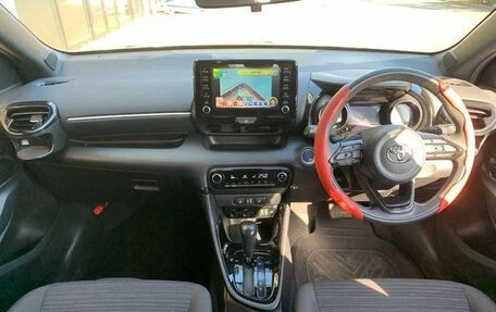 Toyota Yaris, 2022 год, 976 027 рублей, 14 фотография