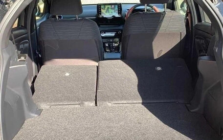 Toyota Yaris, 2022 год, 976 027 рублей, 21 фотография