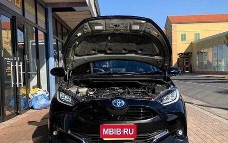 Toyota Yaris, 2022 год, 976 027 рублей, 23 фотография