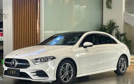 Mercedes-Benz A-Класс, 2022 год, 1 800 010 рублей, 2 фотография