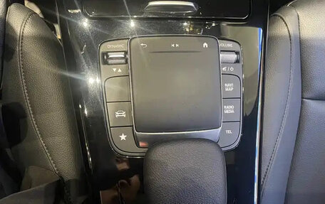 Mercedes-Benz A-Класс, 2022 год, 1 800 010 рублей, 12 фотография