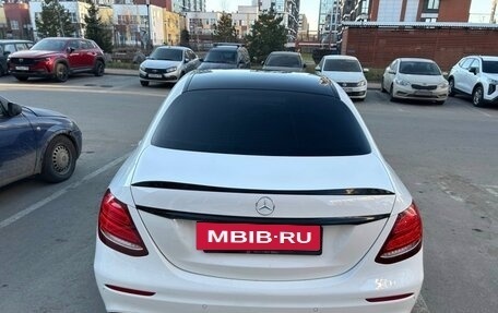 Mercedes-Benz E-Класс, 2018 год, 3 450 000 рублей, 4 фотография