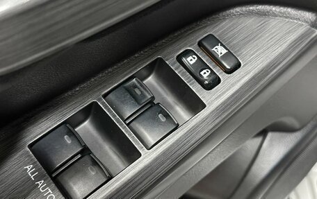 Toyota Land Cruiser 200, 2016 год, 6 400 000 рублей, 21 фотография