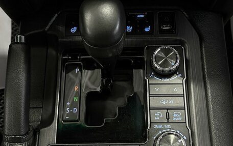 Toyota Land Cruiser 200, 2016 год, 6 400 000 рублей, 31 фотография