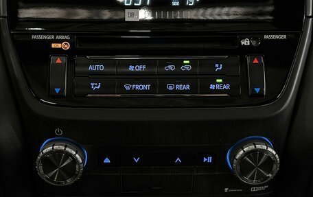 Toyota Land Cruiser 200, 2016 год, 6 400 000 рублей, 32 фотография