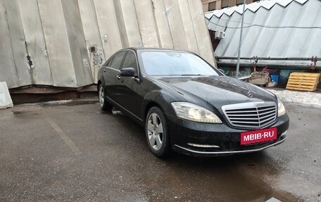 Mercedes-Benz S-Класс, 2010 год, 2 100 000 рублей, 3 фотография