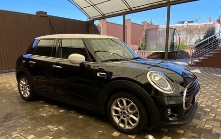 MINI Hatch, 2020 год, 2 600 000 рублей, 8 фотография