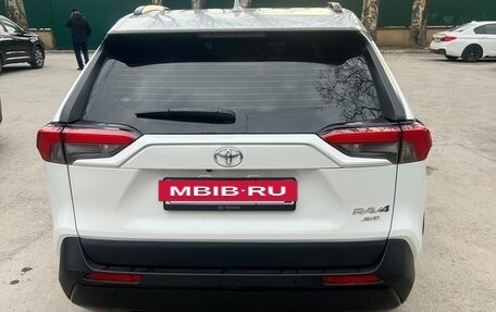 Toyota RAV4, 2024 год, 3 950 000 рублей, 6 фотография