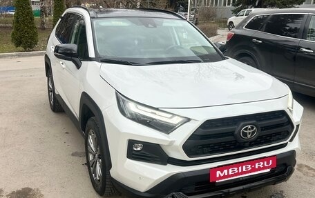 Toyota RAV4, 2024 год, 3 950 000 рублей, 3 фотография