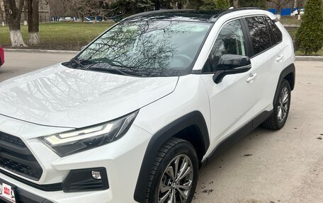 Toyota RAV4, 2024 год, 3 950 000 рублей, 9 фотография