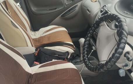 Toyota Platz, 2000 год, 400 000 рублей, 17 фотография