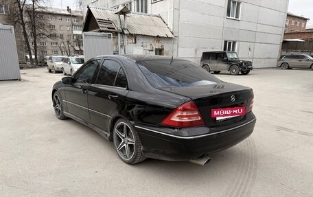 Mercedes-Benz C-Класс, 2005 год, 990 000 рублей, 4 фотография