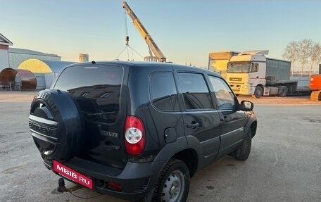 Chevrolet Niva I рестайлинг, 2010 год, 285 000 рублей, 2 фотография