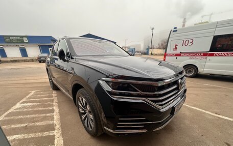 Volkswagen Touareg III, 2019 год, 4 500 000 рублей, 2 фотография
