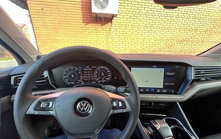 Volkswagen Touareg III, 2019 год, 4 500 000 рублей, 11 фотография