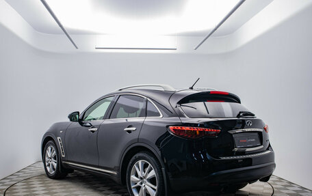 Infiniti QX70, 2013 год, 2 080 000 рублей, 3 фотография