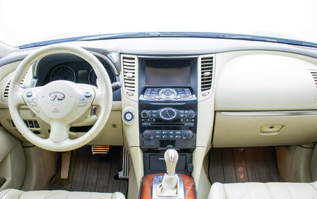 Infiniti QX70, 2013 год, 2 080 000 рублей, 13 фотография