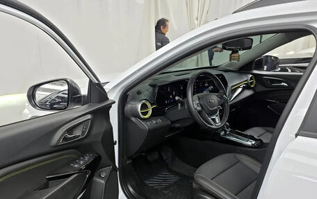 Chevrolet Trax, 2023 год, 1 568 000 рублей, 7 фотография