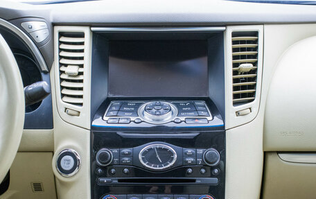 Infiniti QX70, 2013 год, 2 080 000 рублей, 14 фотография