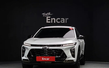 Chevrolet Trax, 2023 год, 1 568 000 рублей, 2 фотография