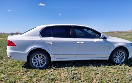 Skoda Superb III рестайлинг, 2013 год, 1 050 000 рублей, 2 фотография