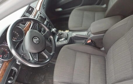 Skoda Superb III рестайлинг, 2013 год, 1 050 000 рублей, 7 фотография