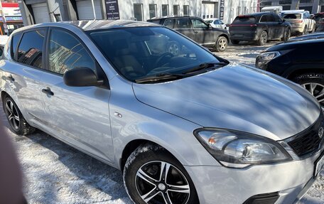 KIA cee'd I рестайлинг, 2011 год, 540 000 рублей, 2 фотография
