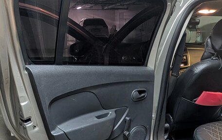 Renault Sandero II рестайлинг, 2015 год, 687 500 рублей, 13 фотография