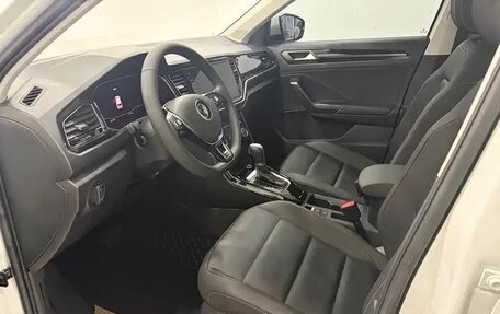 Volkswagen T-Roc I, 2022 год, 1 600 000 рублей, 7 фотография