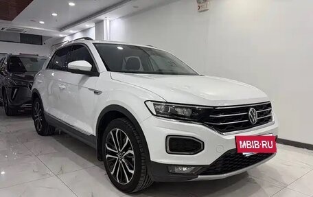 Volkswagen T-Roc I, 2022 год, 1 600 000 рублей, 4 фотография