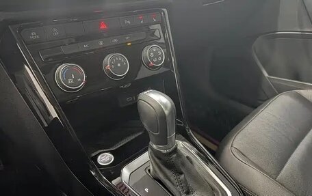 Volkswagen T-Roc I, 2022 год, 1 600 000 рублей, 13 фотография