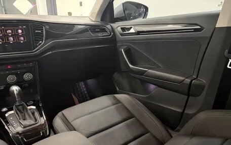 Volkswagen T-Roc I, 2022 год, 1 600 000 рублей, 11 фотография