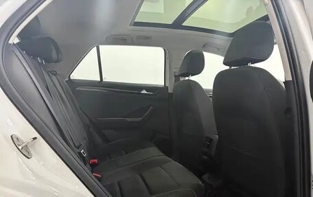 Volkswagen T-Roc I, 2022 год, 1 600 000 рублей, 14 фотография