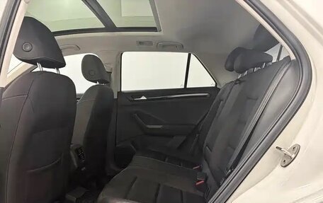 Volkswagen T-Roc I, 2022 год, 1 600 000 рублей, 15 фотография