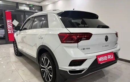 Volkswagen T-Roc I, 2022 год, 1 600 000 рублей, 17 фотография