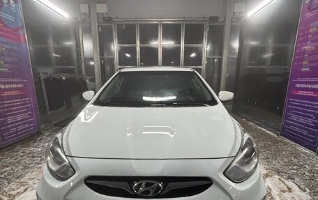 Hyundai Solaris II рестайлинг, 2011 год, 630 000 рублей, 1 фотография