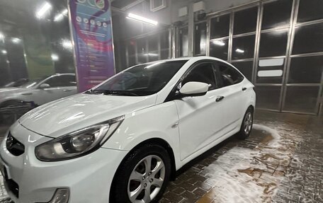 Hyundai Solaris II рестайлинг, 2011 год, 630 000 рублей, 7 фотография