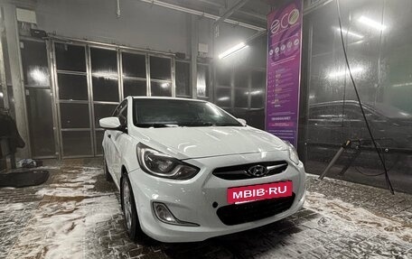 Hyundai Solaris II рестайлинг, 2011 год, 630 000 рублей, 8 фотография
