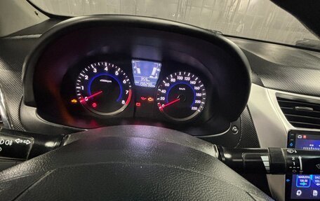 Hyundai Solaris II рестайлинг, 2011 год, 630 000 рублей, 12 фотография