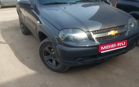 Chevrolet Niva I рестайлинг, 2018 год, 715 000 рублей, 2 фотография