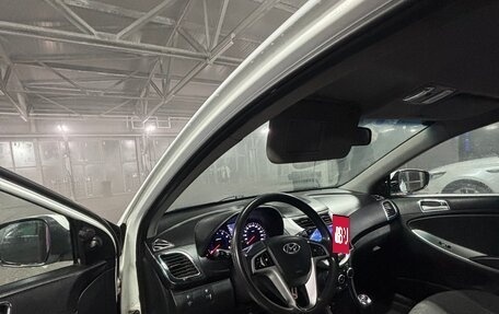 Hyundai Solaris II рестайлинг, 2011 год, 630 000 рублей, 13 фотография