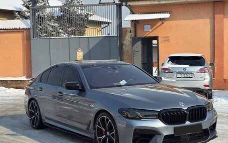 BMW 5 серия, 2018 год, 3 200 000 рублей, 2 фотография