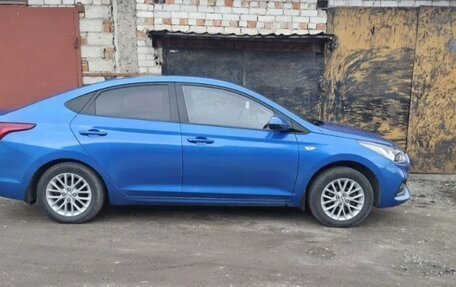 Hyundai Solaris II рестайлинг, 2017 год, 1 300 000 рублей, 5 фотография