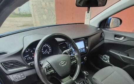 Hyundai Solaris II рестайлинг, 2017 год, 1 300 000 рублей, 9 фотография